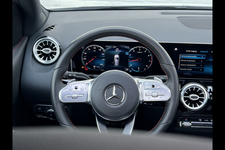 Mercedes-Benz B-Klasse 200 Business Solution AMG | ACC | Pano | Camera | Sfeerverlichting | MBUX