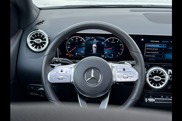 Mercedes-Benz B-Klasse 200 Business Solution AMG | ACC | Pano | Camera | Sfeerverlichting | MBUX