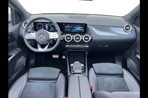 Mercedes-Benz B-Klasse 200 Business Solution AMG | ACC | Pano | Camera | Sfeerverlichting | MBUX