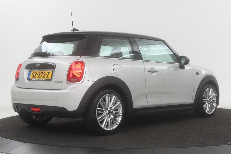 MINI Cooper 1.5 Chili | 1e eigenaar | Stoelverwarming | Carplay | Navigatie | Full LED | Keyless | Cruise control | Climate control