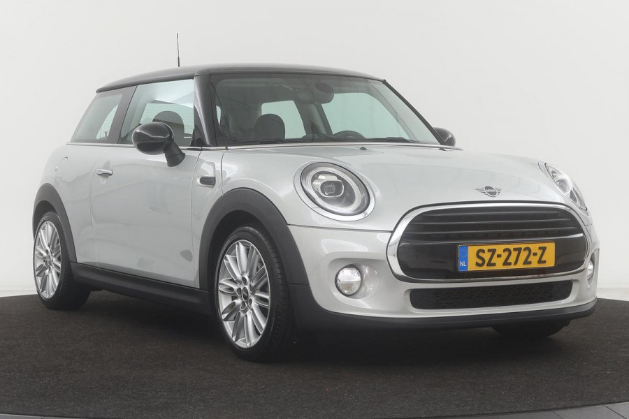 MINI Cooper 1.5 Chili | 1e eigenaar | Stoelverwarming | Carplay | Navigatie | Full LED | Keyless | Cruise control | Climate control