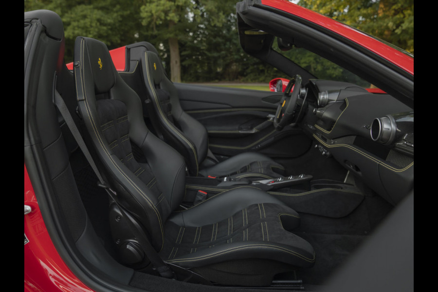 Ferrari F8 Spider 3.9 V8 HELE | Daytona Racing Seats | Veel carbon! | Lift | Camera | Alcantara int. | Pass. display