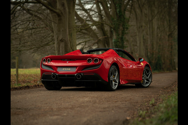 Ferrari F8 Spider 3.9 V8 HELE | Daytona Racing Seats | Veel carbon! | Lift | Camera | Alcantara int. | Pass. display