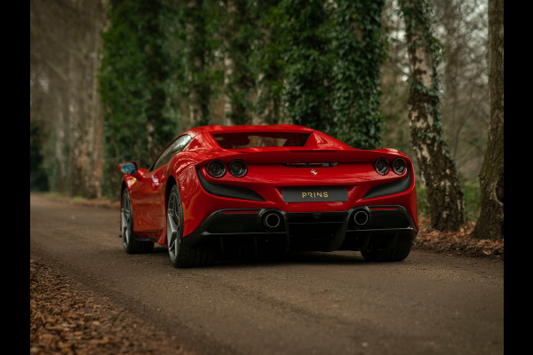 Ferrari F8 Spider 3.9 V8 HELE | Daytona Racing Seats | Veel carbon! | Lift | Camera | Alcantara int. | Pass. display