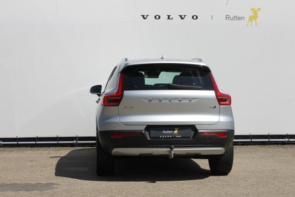 Volvo XC40 2.0 T4 AWD Momentum