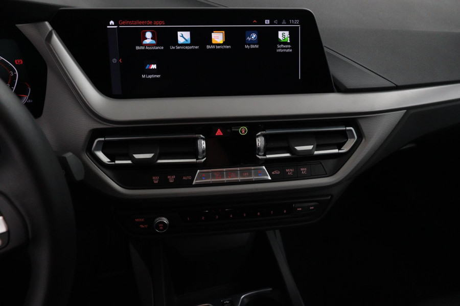 BMW 1-serie 118i Executive Edition Automaat (NAVIGATIE, CARPLAY, CAMERA, LED, 1e EIGENAAR, DEALER ONDERHOUDEN)