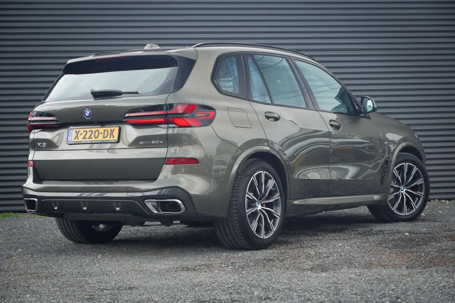 BMW X5 xDrive50e M-Sport / 1e Eig / NL Auto / Pano / Laser / Trekhaak