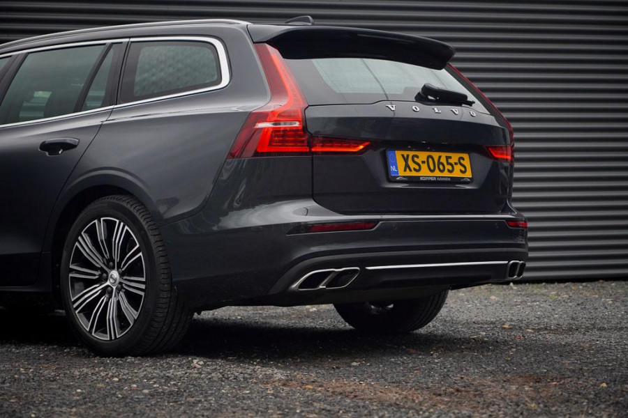 Volvo V60 2.0 T8 Twin Engine AWD Inscription / Trekhaak / Pano / NL Auto / BTW