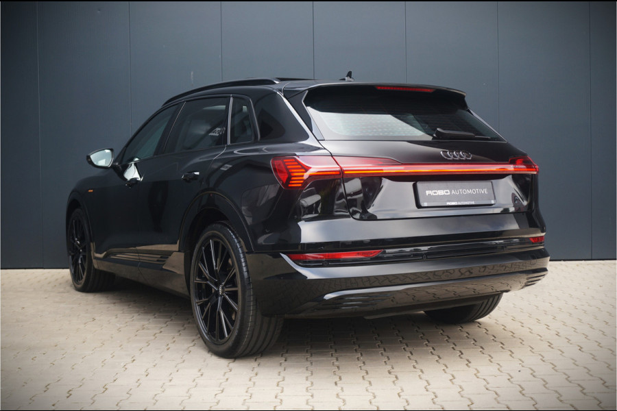 Audi e-tron 50 quattro Launch edition plus 71 kWh | Panoramadak | Keyless | Apple Carplay | Leer | Elek. Stoelen | Luchtvering | Adaptive Cruise Control | Virtual | BTW | NAP | Led | Stoelverwarming | Black Style | 1e Eig. | PDC |