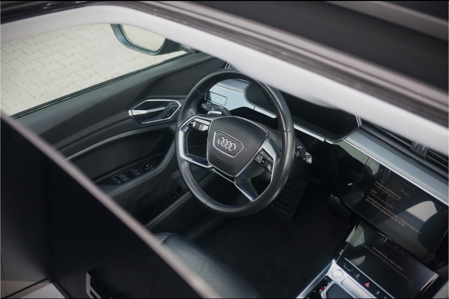 Audi e-tron 50 quattro Launch edition plus 71 kWh | Panoramadak | Keyless | Apple Carplay | Leer | Elek. Stoelen | Luchtvering | Adaptive Cruise Control | Virtual | BTW | NAP | Led | Stoelverwarming | Black Style | 1e Eig. | PDC |