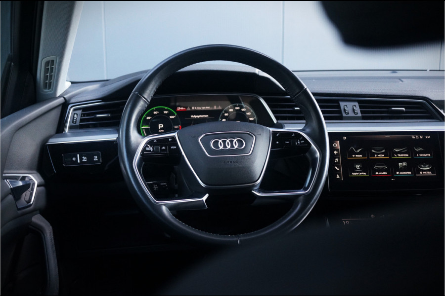 Audi e-tron 50 quattro Launch edition plus 71 kWh | Panoramadak | Keyless | Apple Carplay | Leer | Elek. Stoelen | Luchtvering | Adaptive Cruise Control | Virtual | BTW | NAP | Led | Stoelverwarming | Black Style | 1e Eig. | PDC |