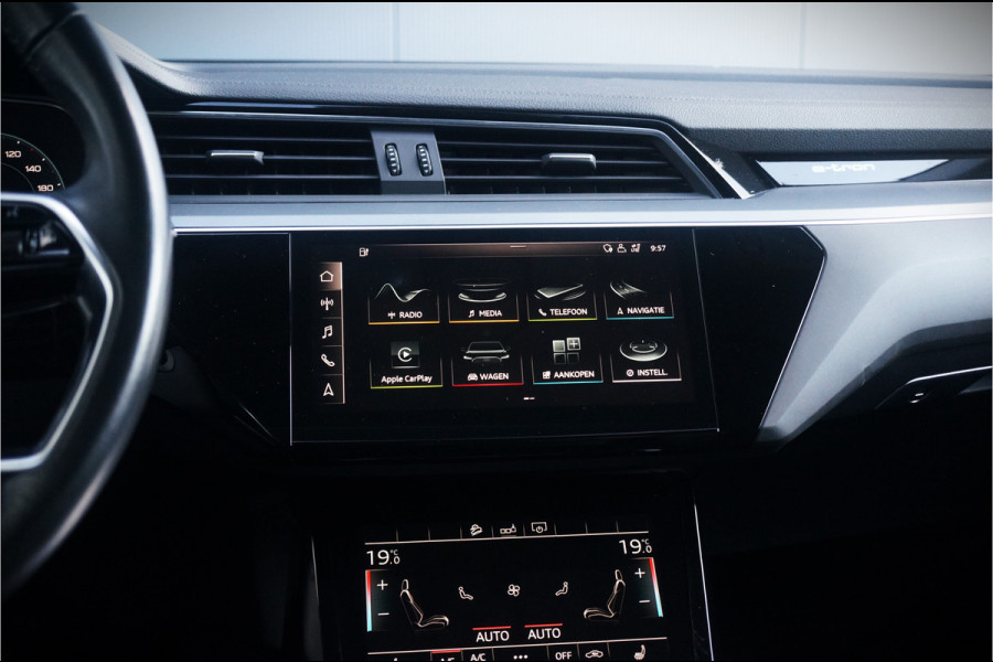 Audi e-tron 50 quattro Launch edition plus 71 kWh | Panoramadak | Keyless | Apple Carplay | Leer | Elek. Stoelen | Luchtvering | Adaptive Cruise Control | Virtual | BTW | NAP | Led | Stoelverwarming | Black Style | 1e Eig. | PDC |