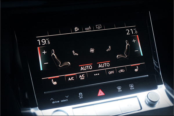 Audi e-tron 50 quattro Launch edition plus 71 kWh | Panoramadak | Keyless | Apple Carplay | Leer | Elek. Stoelen | Luchtvering | Adaptive Cruise Control | Virtual | BTW | NAP | Led | Stoelverwarming | Black Style | 1e Eig. | PDC |