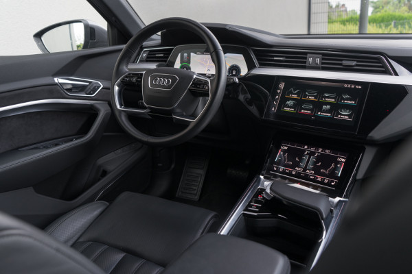 Audi e-tron 55 Quattro / Incl. BTW/ Luchtvering/ Standkachel/ Bang & Olufsen Sound System/ Panoramadak/ 300kW (408PK)