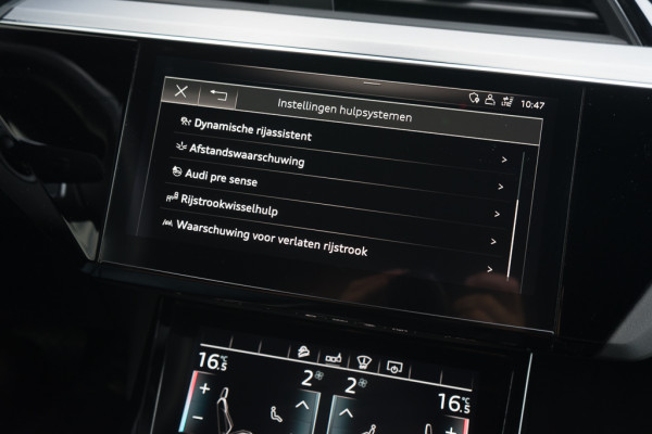 Audi e-tron 55 Quattro / Incl. BTW/ Luchtvering/ Standkachel/ Bang & Olufsen Sound System/ Panoramadak/ 300kW (408PK)