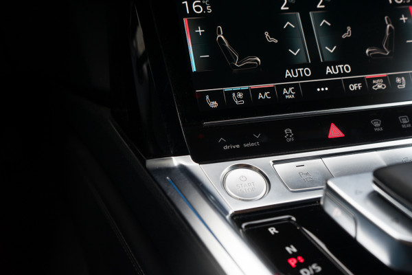 Audi e-tron 55 Quattro / Incl. BTW/ Luchtvering/ Standkachel/ Bang & Olufsen Sound System/ Panoramadak/ 300kW (408PK)