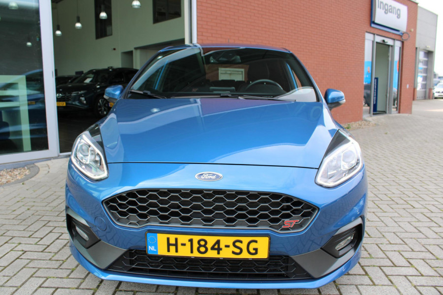 Ford Fiesta 1.5 EcoBoost 200 PK ST-3 | Camera | Cruise Control | Winterpakket | 18 Inch Lichtmetalen Velgen | Keyless | Navigatie