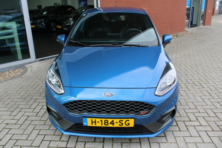 Ford Fiesta 1.5 EcoBoost 200 PK ST-3 | Camera | Cruise Control | Winterpakket | 18 Inch Lichtmetalen Velgen | Keyless | Navigatie