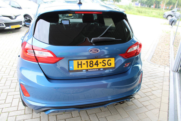 Ford Fiesta 1.5 EcoBoost 200 PK ST-3 | Camera | Cruise Control | Winterpakket | 18 Inch Lichtmetalen Velgen | Keyless | Navigatie