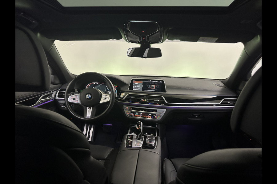 BMW 7 Serie 745e M Sport Plug In Hybrid 394pk PHEV | Schuifdak | 4 Wielbesturing | Adaptief Onderstel |  Laser Led | Massage Comfortzetels & Ventilatie | Adaptive Cruise | Head Up | 360 Camera |