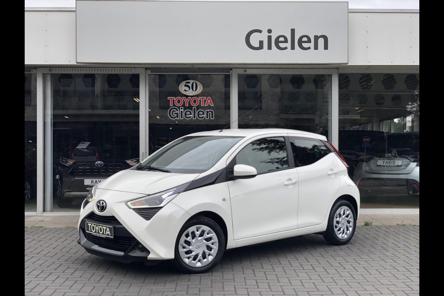 Toyota Aygo 1.0 VVT-i 5D x-play | Apple CarPlay/Android Auto, Parkeercamera, Snelheidsbegrenzer, Stuurbediening, Airconditioning