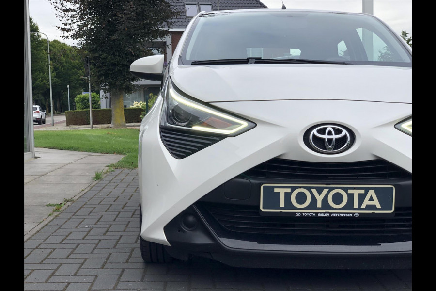 Toyota Aygo 1.0 VVT-i 5D x-play | Apple CarPlay/Android Auto, Parkeercamera, Snelheidsbegrenzer, Stuurbediening, Airconditioning