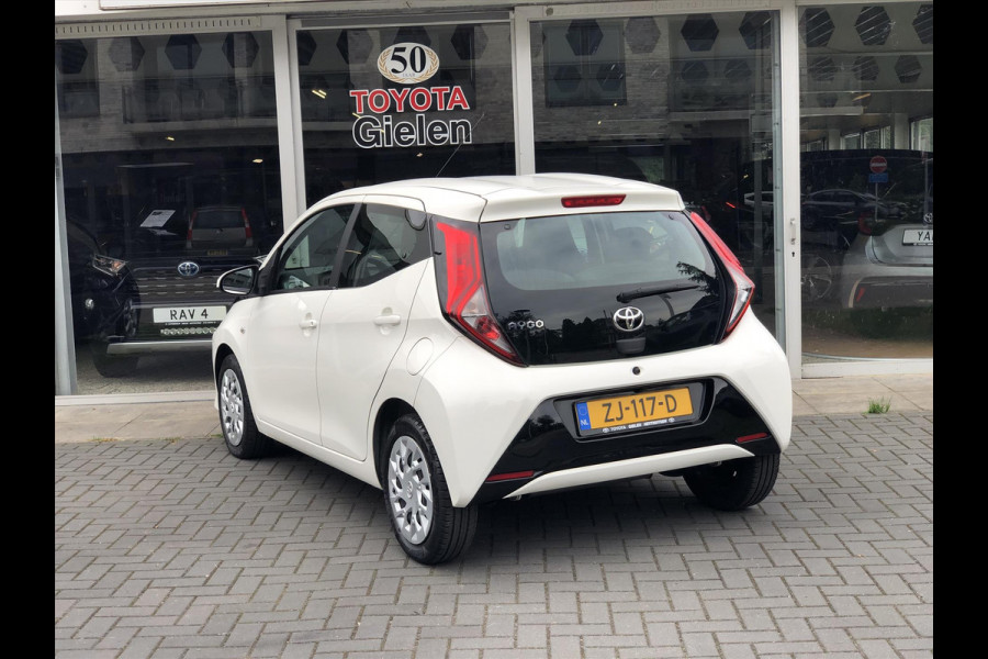 Toyota Aygo 1.0 VVT-i 5D x-play | Apple CarPlay/Android Auto, Parkeercamera, Snelheidsbegrenzer, Stuurbediening, Airconditioning