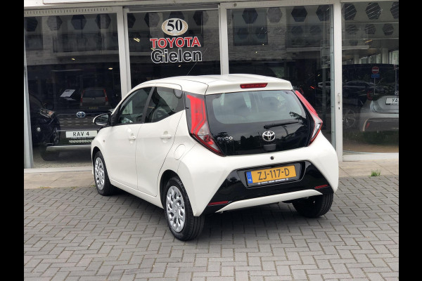 Toyota Aygo 1.0 VVT-i 5D x-play | Apple CarPlay/Android Auto, Parkeercamera, Snelheidsbegrenzer, Stuurbediening, Airconditioning