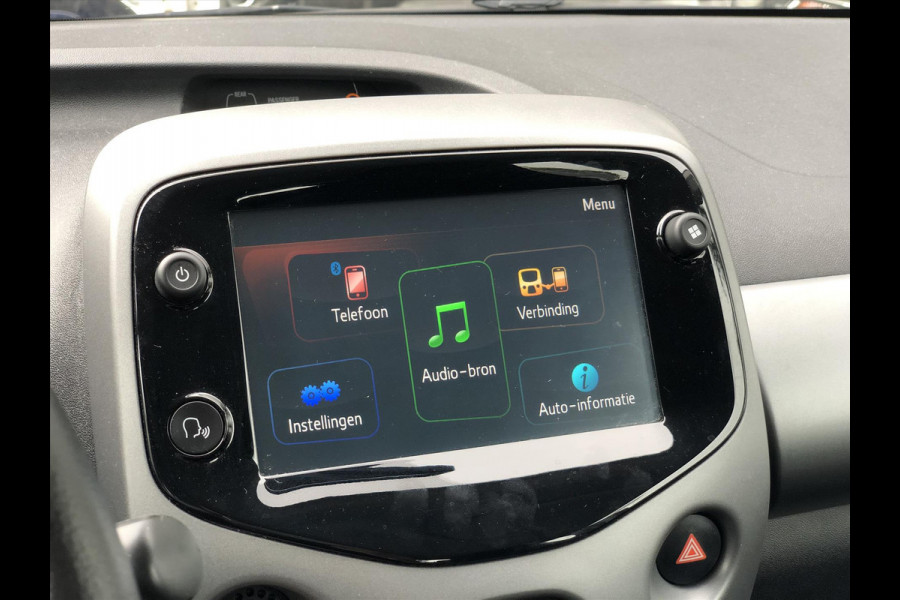 Toyota Aygo 1.0 VVT-i 5D x-play | Apple CarPlay/Android Auto, Parkeercamera, Snelheidsbegrenzer, Stuurbediening, Airconditioning