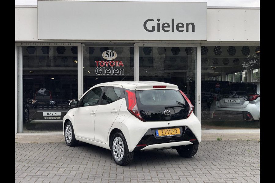 Toyota Aygo 1.0 VVT-i 5D x-play | Apple CarPlay/Android Auto, Parkeercamera, Snelheidsbegrenzer, Stuurbediening, Airconditioning