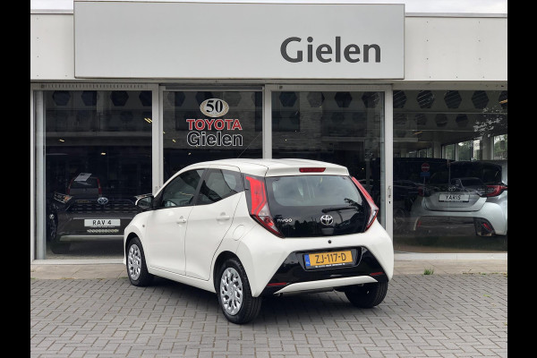 Toyota Aygo 1.0 VVT-i 5D x-play | Apple CarPlay/Android Auto, Parkeercamera, Snelheidsbegrenzer, Stuurbediening, Airconditioning