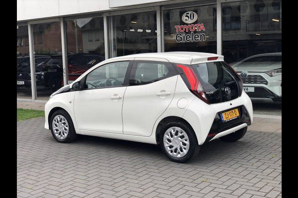 Toyota Aygo 1.0 VVT-i 5D x-play | Apple CarPlay/Android Auto, Parkeercamera, Snelheidsbegrenzer, Stuurbediening, Airconditioning