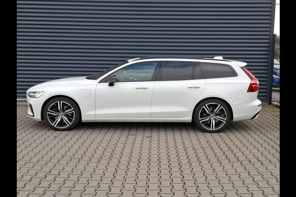 Volvo V60 T6 Recharge AWD R-Design Plug in Hybrid PHEV | Panodak | Lederen Sportstoelen Memory | Harman Kardon | Adaptive Cruise | Sfeerverlichting | Apple Carplay | Camera |