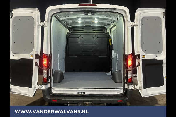 Ford Transit 2.0 TDCI 131pk L2H2 Euro6 Airco | 2800kg Trekhaak | Navigatie | Cruisecontrol | LED Sidebars, Parkeersensoren, Bijrijdersbank