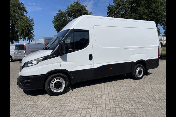 Iveco Daily 35S16V 2.3 352 L2H2 automaat / vaste prijs rijklaar € 27.950 ex btw / lease vanaf € 500 / climate control / mag 3500 kg trekken / pdc en opstap achter !