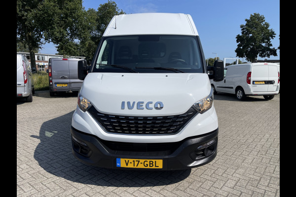 Iveco Daily 35S16V 2.3 352 L2H2 automaat / vaste prijs rijklaar € 27.950 ex btw / lease vanaf € 500 / climate control / mag 3500 kg trekken / pdc en opstap achter !