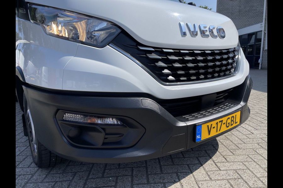 Iveco Daily 35S16V 2.3 352 L2H2 automaat / vaste prijs rijklaar € 27.950 ex btw / lease vanaf € 500 / climate control / mag 3500 kg trekken / pdc en opstap achter !