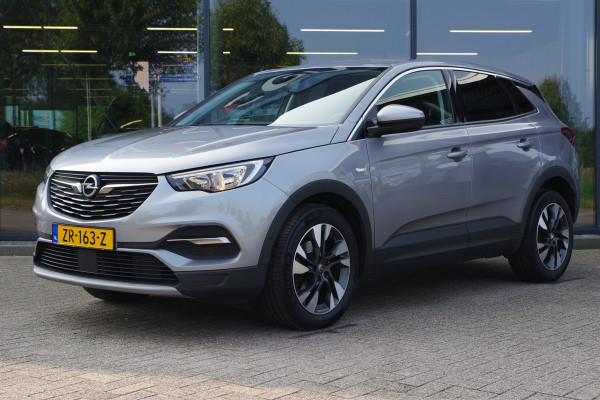 Opel Grandland X 1.2 Turbo 130 PK Automaat Business Executive, LM Velgen, Carplay, Cruise Control