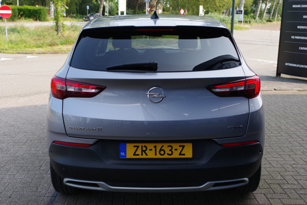 Opel Grandland X 1.2 Turbo 130 PK Automaat Business Executive, LM Velgen, Carplay, Cruise Control