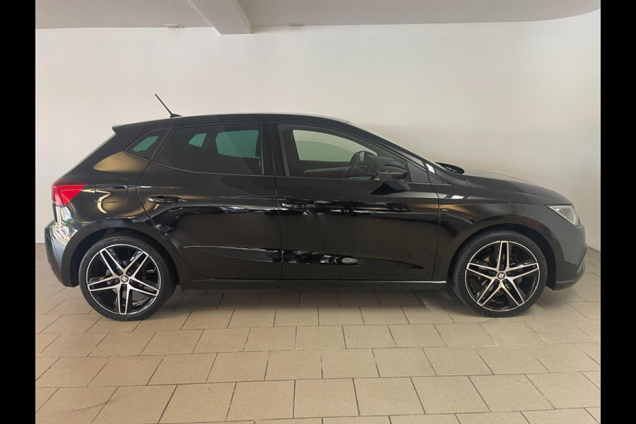 Seat Ibiza 1.0 TSI FR 115PK Business Intense AIRCO CLIMA NAVI CRUISE LED CAMERA BLUETOOTH PDC 18 INCH VELG 1E EIG ZEER NETTE AUTO