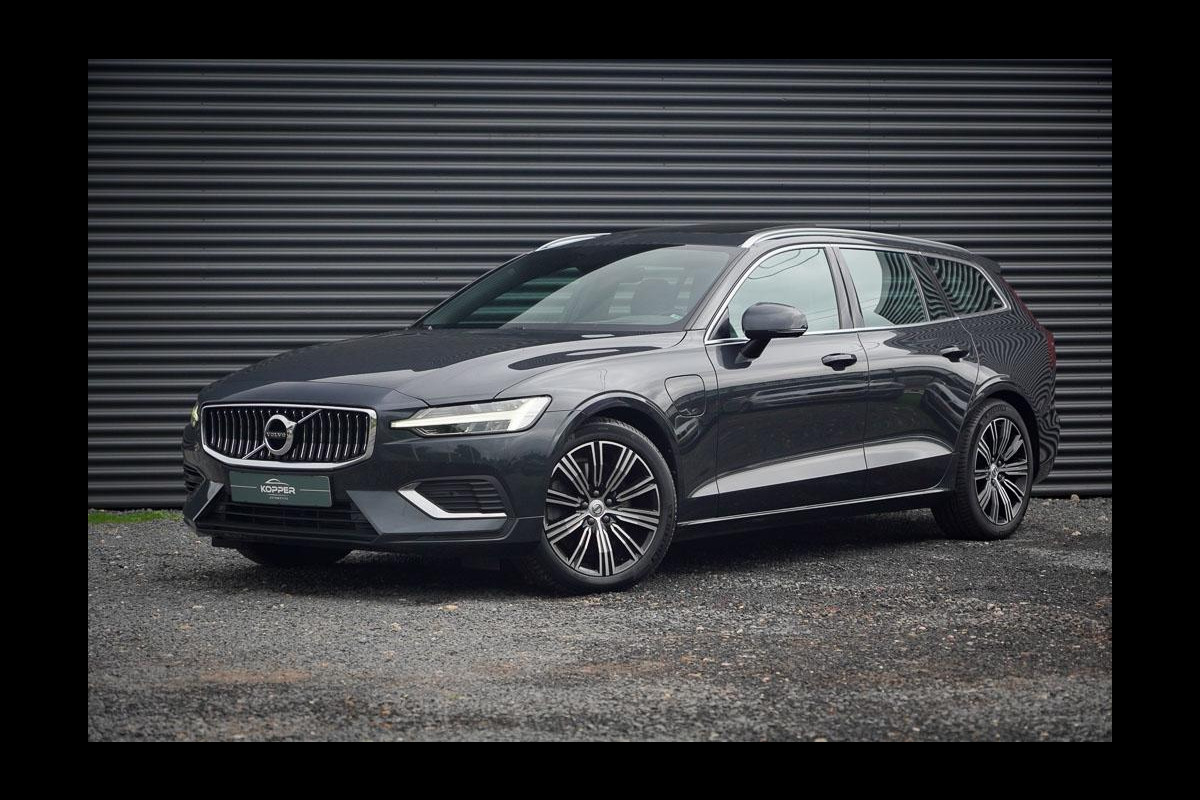 Volvo V60 2.0 T8 Twin Engine AWD Inscription / Trekhaak / Pano / NL Auto / BTW