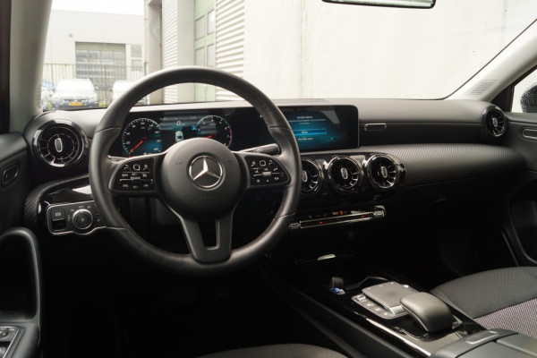 Mercedes-Benz A-Klasse 180 Automaat Business Solution -NAVI-PDC-CAM-