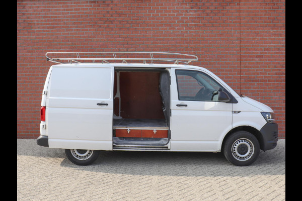 Volkswagen Transporter 2.0 TDI L1H1 Trendline Airco Navigatie Trekhaak Imperiaal