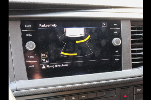 Volkswagen Transporter 6.1 L2H Comfortline Airco Navigatie Carplay Cruise Control