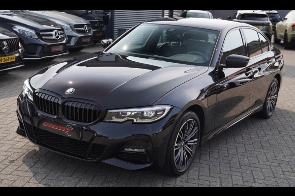 BMW 3-serie 330e High Executive | M-pakket | Luxe leder / Alcantara | LED koplampen | Dealer onderhouden | Shadowline | Stoelverwa