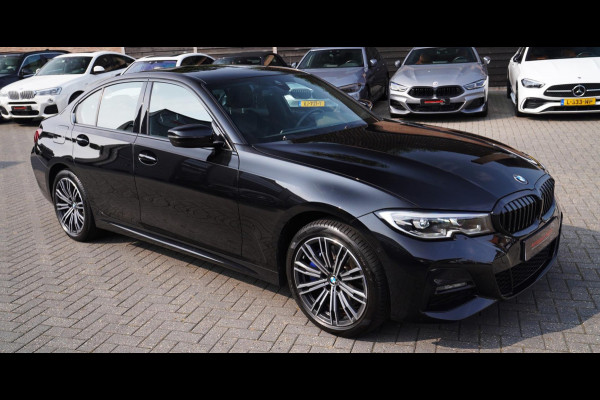 BMW 3-serie 330e High Executive | M-pakket | Luxe leder / Alcantara | LED koplampen | Dealer onderhouden | Shadowline | Stoelverwa