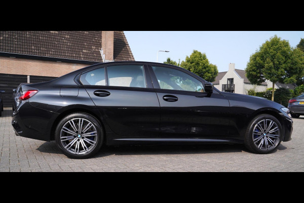 BMW 3-serie 330e High Executive | M-pakket | Luxe leder / Alcantara | LED koplampen | Dealer onderhouden | Shadowline | Stoelverwa