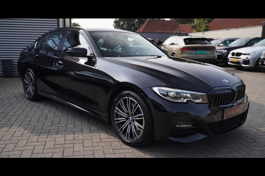 BMW 3-serie 330e High Executive | M-pakket | Luxe leder / Alcantara | LED koplampen | Dealer onderhouden | Shadowline | Stoelverwa