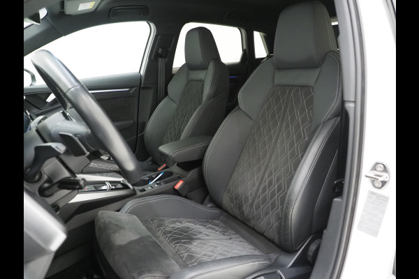 Audi A3 Sportback 40 TFSI e S-Line | RS Stoelen | Sfeerverlichting | LED | Carplay | Virtual