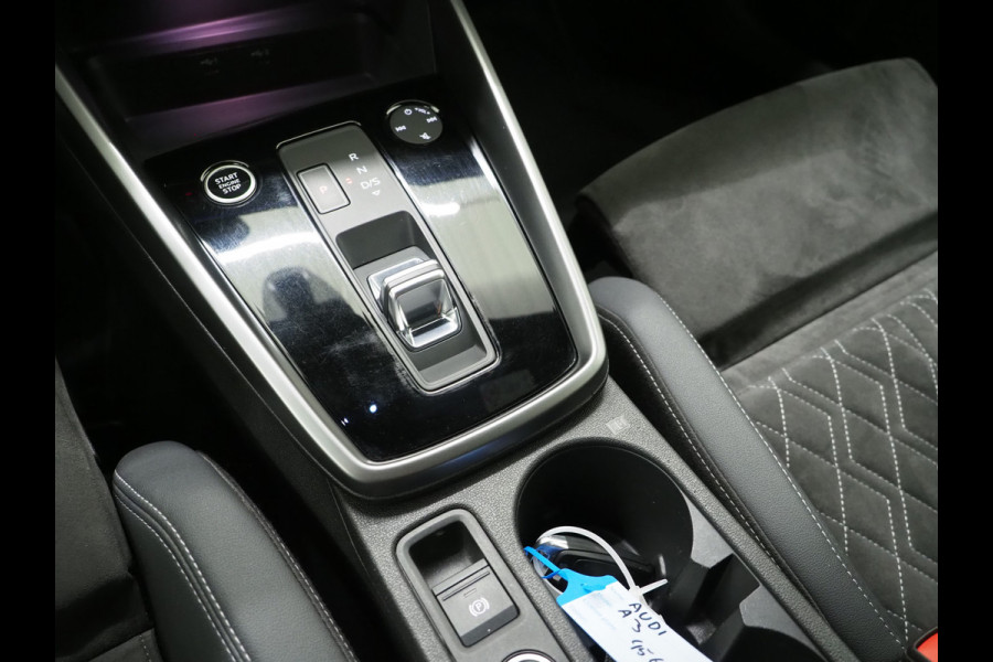 Audi A3 Sportback 40 TFSI e S-Line | RS Stoelen | Sfeerverlichting | LED | Carplay | Virtual